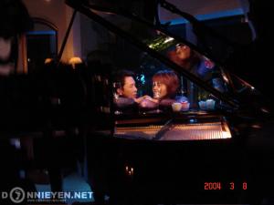 Chân Tử Đan trình diễn Piano