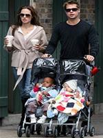 Angelina Jolie và Brad Pitt chính thức nộp đơn xin con nuôi VN