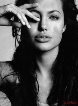 Angelina Jolie vào vai siêu điệp viên